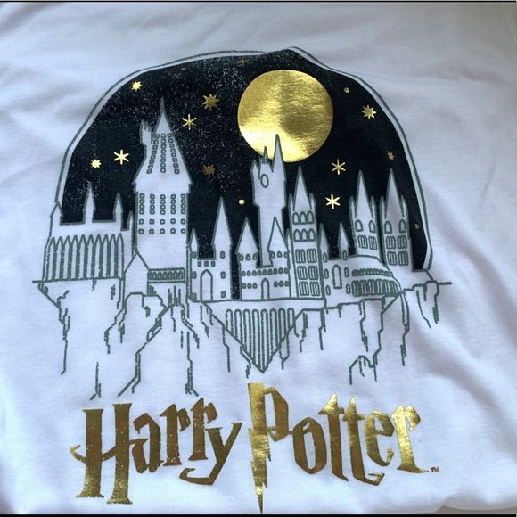 Harry Potter Hogwarts T-shirt - Picture 1 of 7